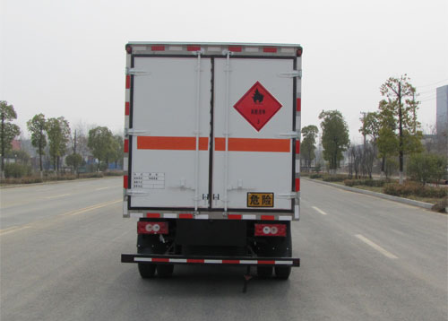 SZD5040XRYBJ6型易燃液體廂式運(yùn)輸車(國六)