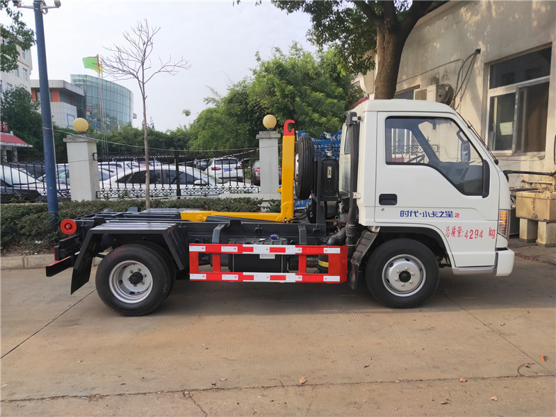 福田小卡3方鉤臂(車(chē)廂可卸式)垃圾車(chē)